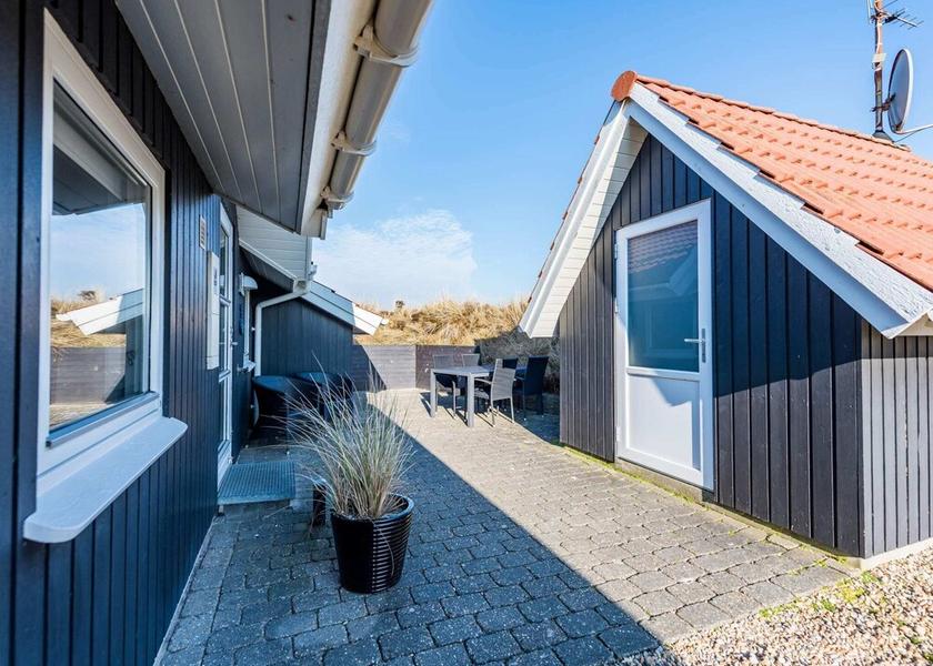 Syddanmark Henne Exterior Detail