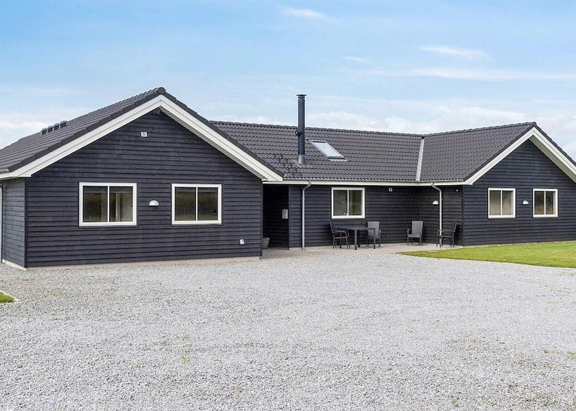  Stege Exterior Detail