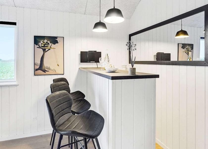  Stege Interior Entrance