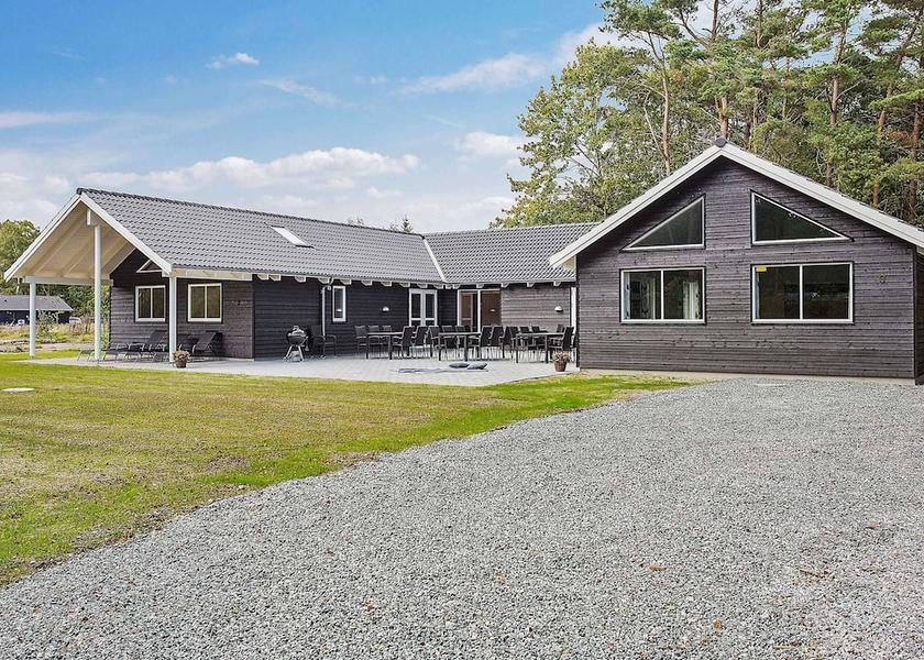  Stege Exterior Detail