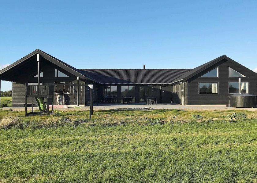  Stege Exterior Detail