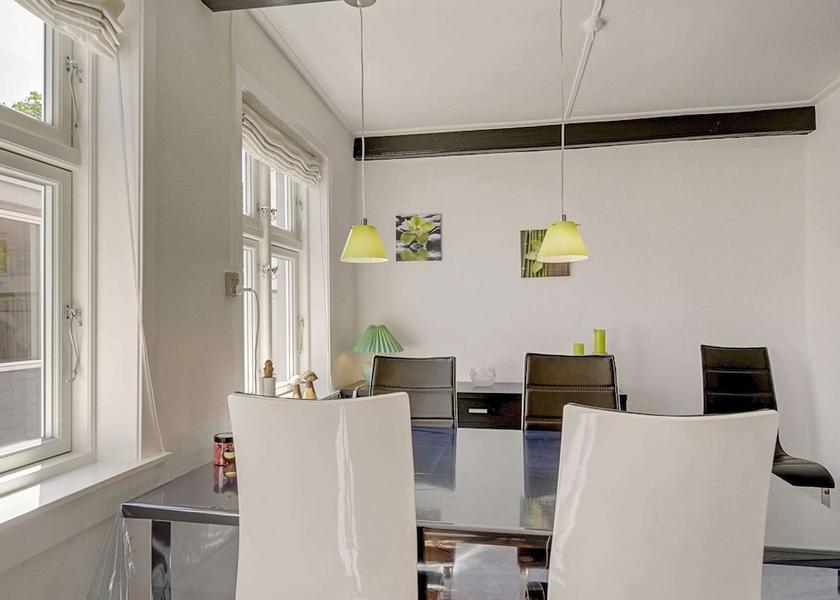 Hovedstaden Ronne Interior Entrance