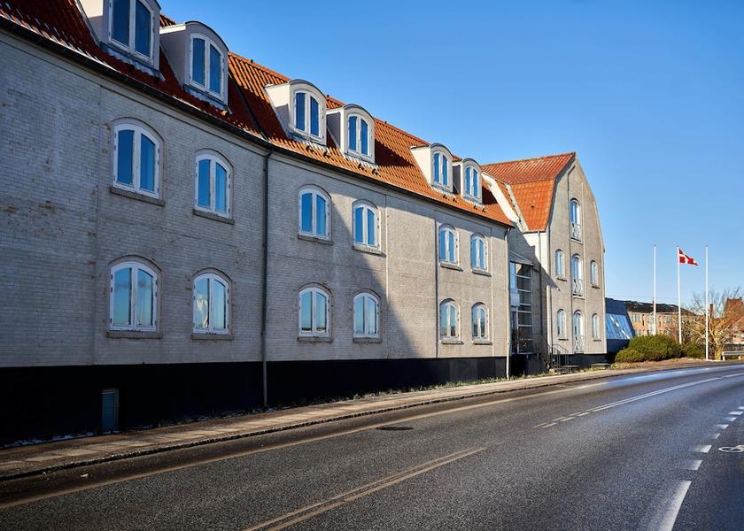  Koge Exterior Detail