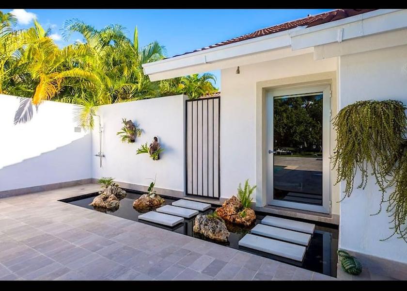 La Altagracia La Romana Facade