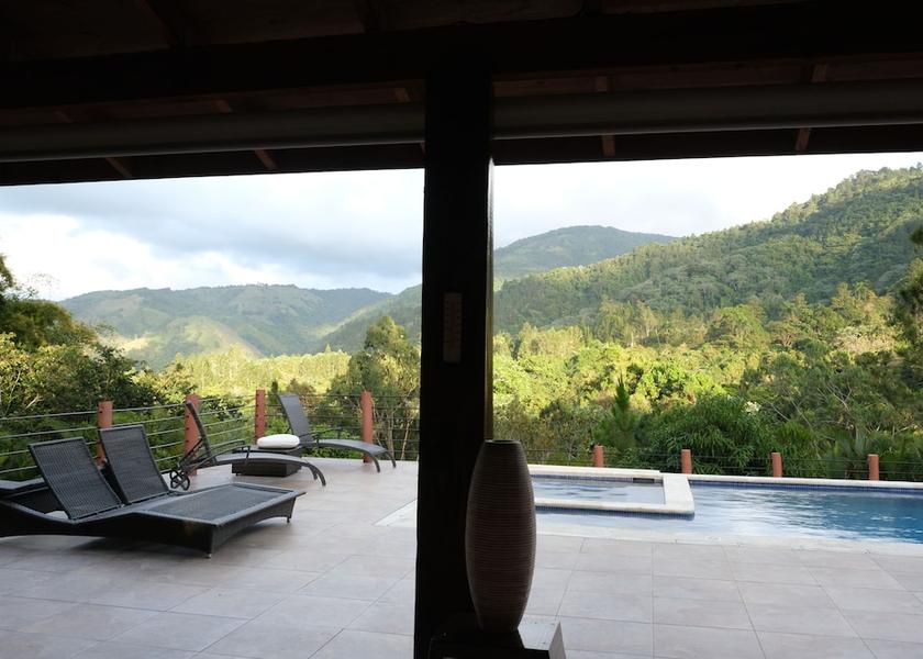 Santiago Jarabacoa Exterior Detail