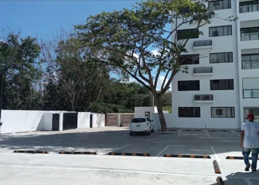  Santiago de los Caballeros Parking