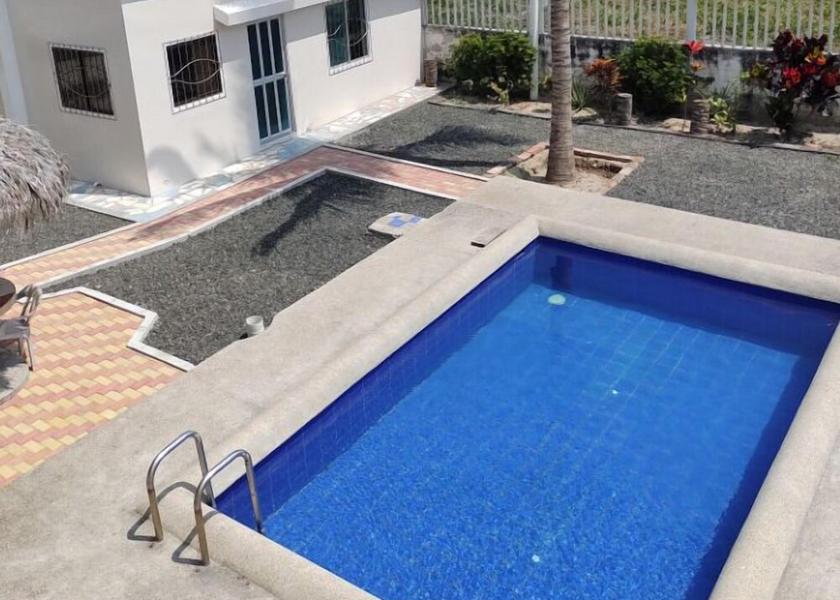 Manabi Crucita Pool