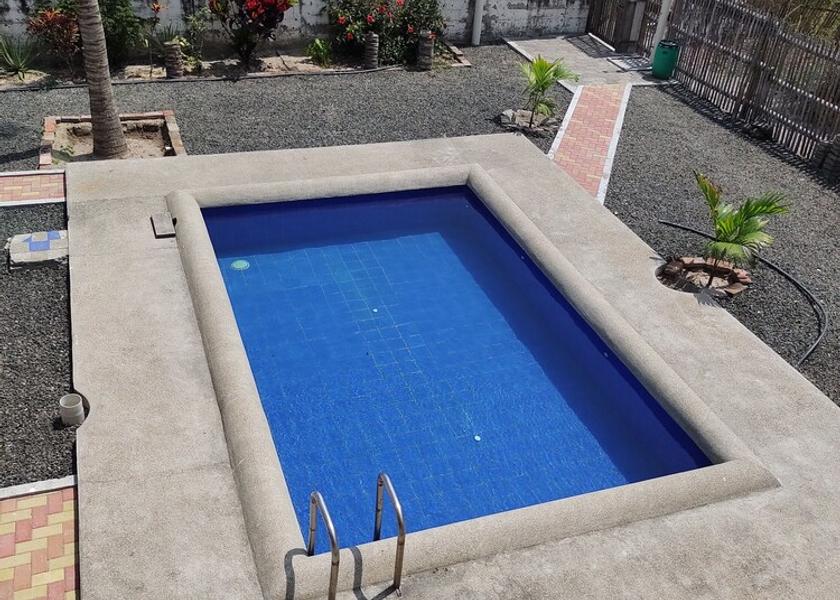 Manabi Crucita Pool