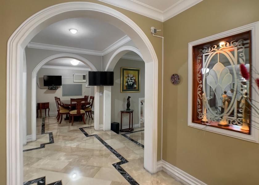 Pichincha Guayaquil Interior Entrance