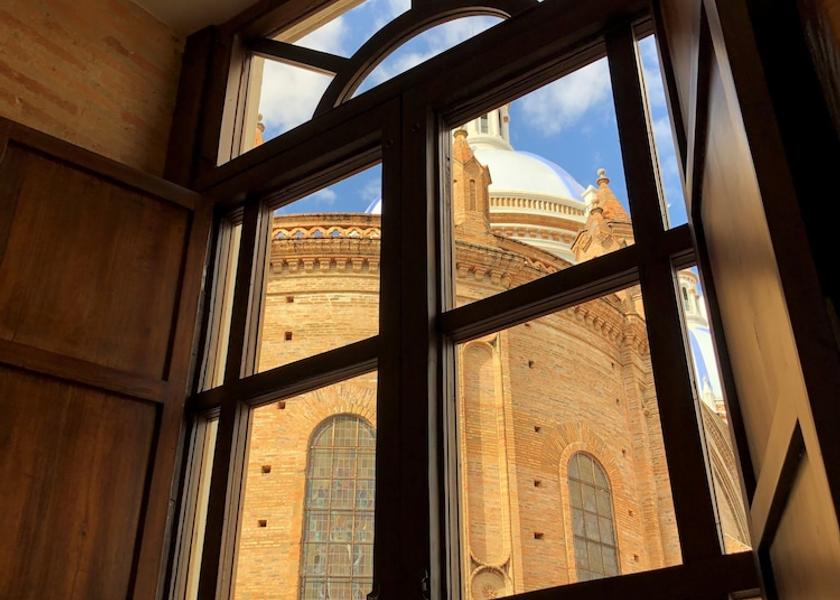 Azuay Cuenca Interior Entrance