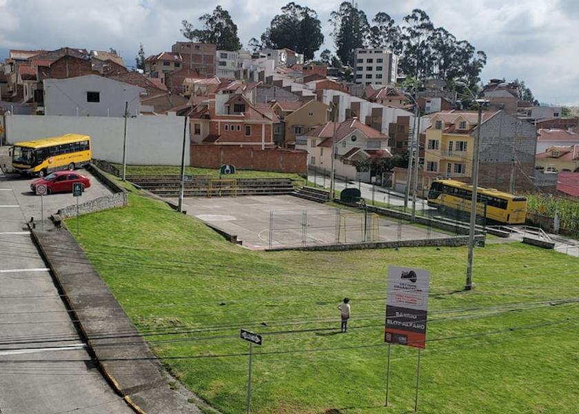 Azuay Cuenca Exterior Detail