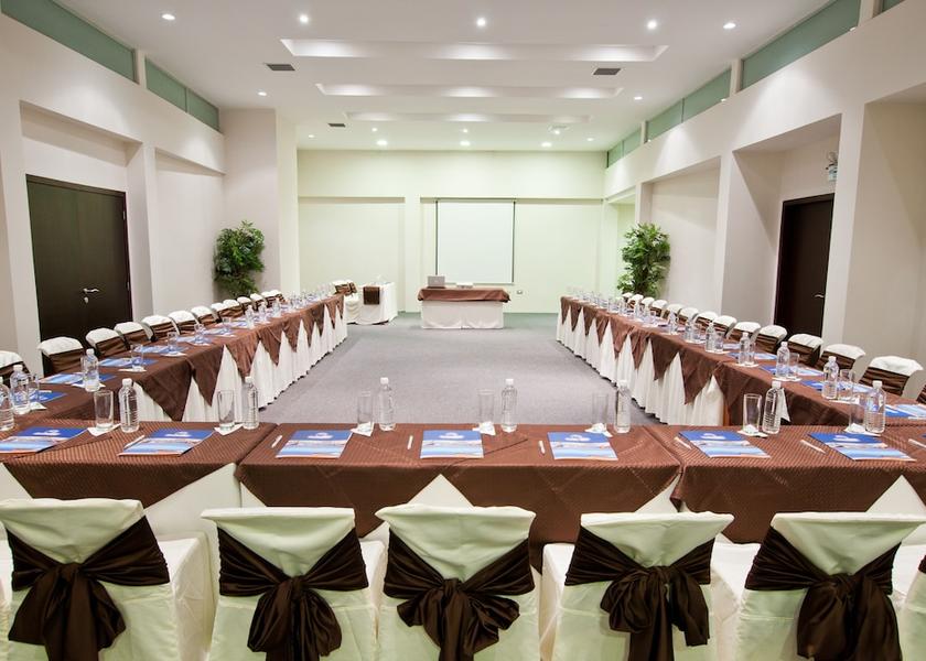 Galapagos Puerto Ayora Meeting Room