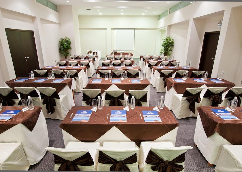 Galapagos Puerto Ayora Meeting Room