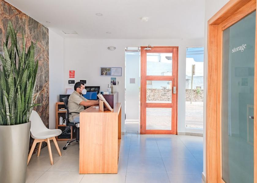 Galapagos Puerto Ayora Reception