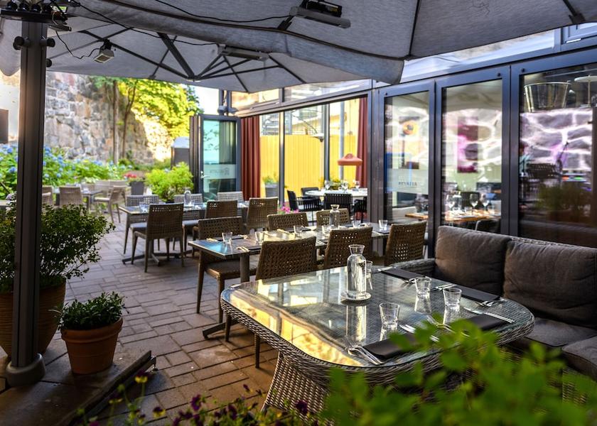  Hanko Courtyard