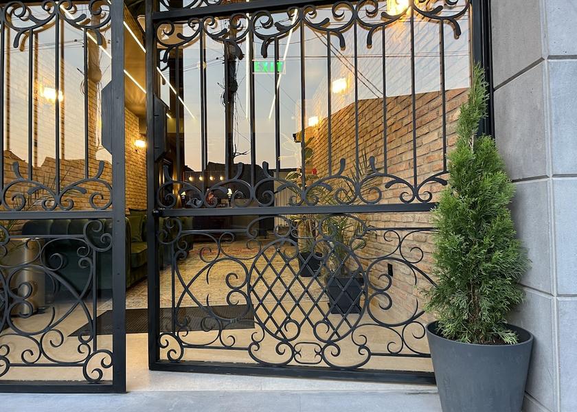  Tbilisi Exterior
