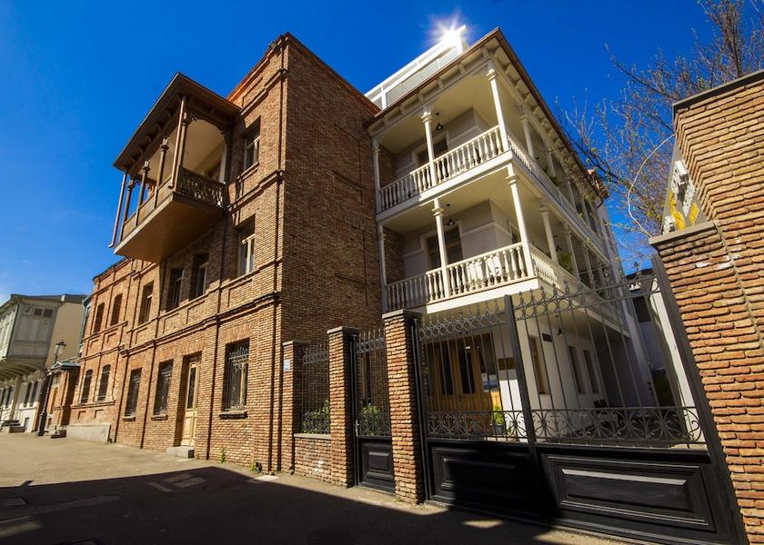  Tbilisi Front of property