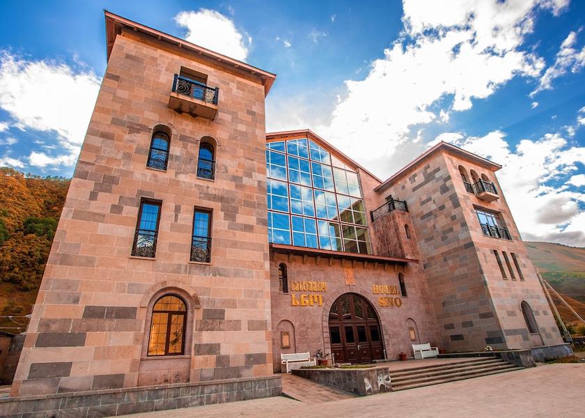 Mtskheta-Mtianeti Kazbegi Facade