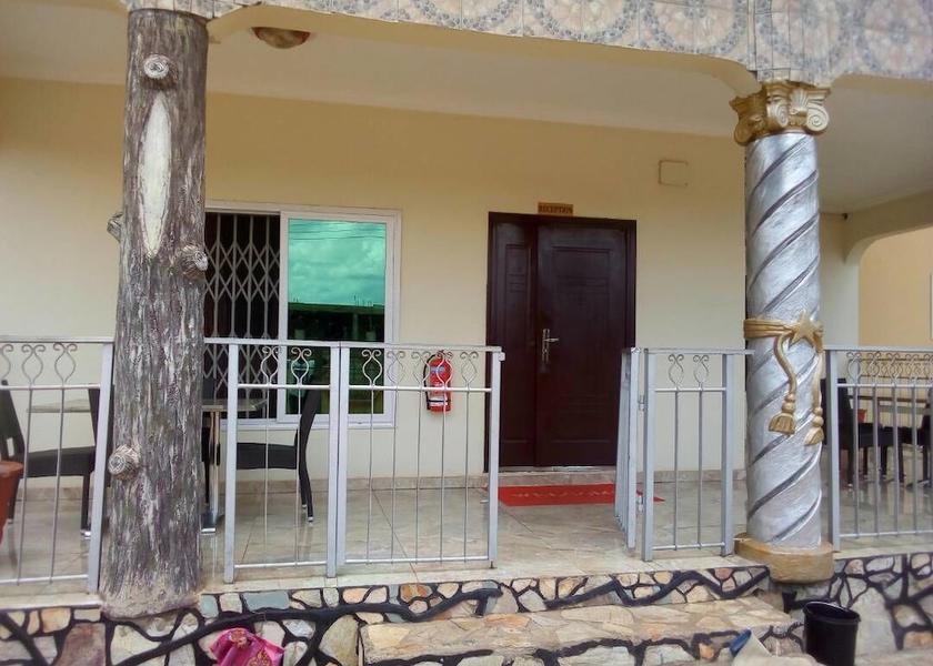  Adenta Interior Entrance