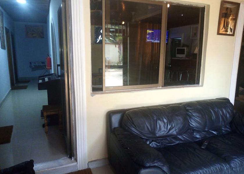  Adentan Interior Entrance