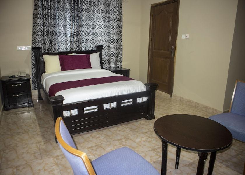  Adentan Room