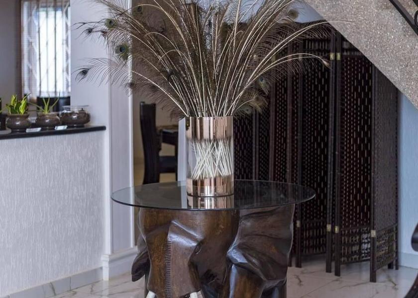  Ejisu Interior Entrance