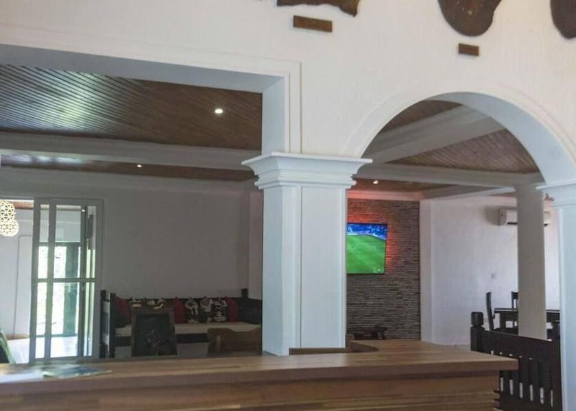  Ejisu Interior Entrance