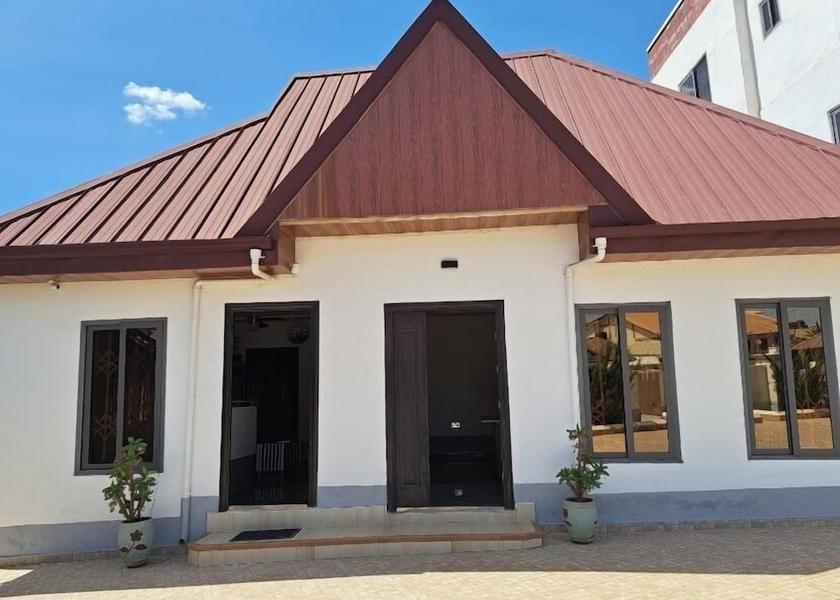  Kumasi Exterior Detail