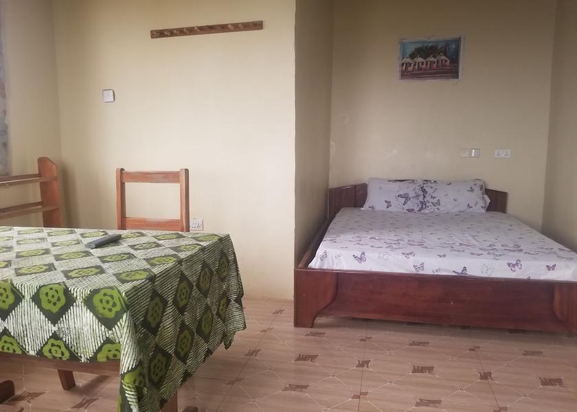  Elmina Room