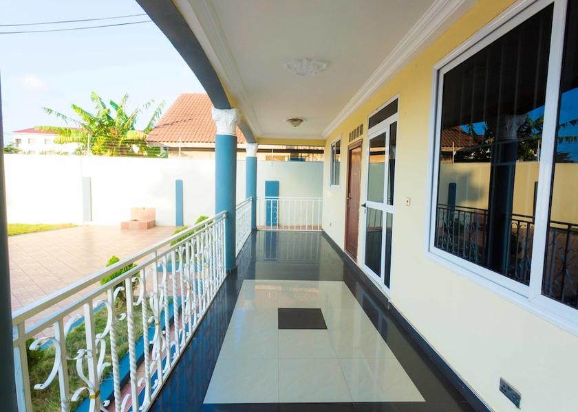  Accra Exterior Detail