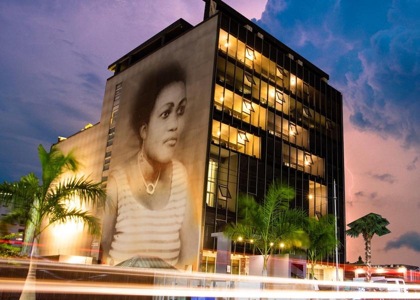  Accra Exterior