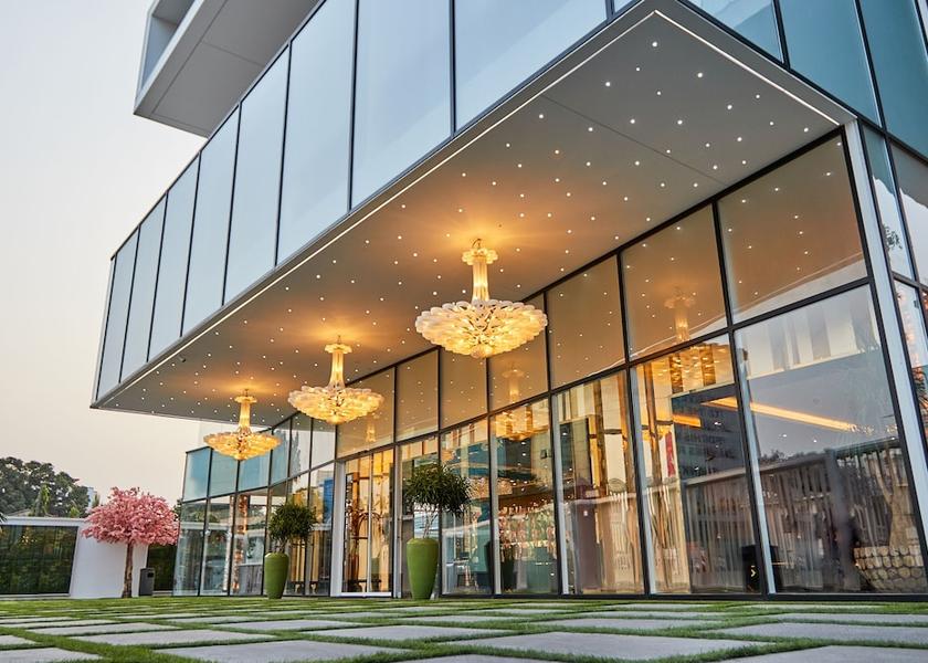  Accra Exterior Detail