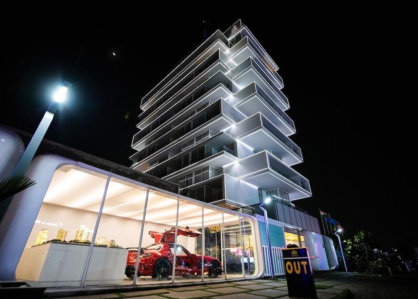  Accra Exterior Detail