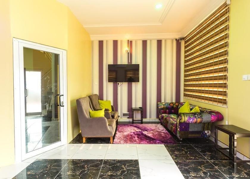  Accra Interior Entrance