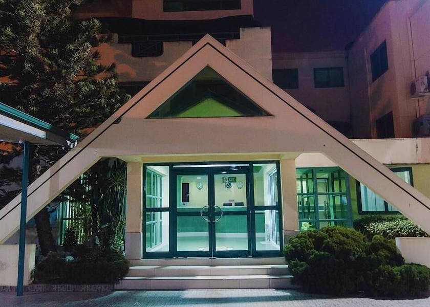  Accra Exterior Detail