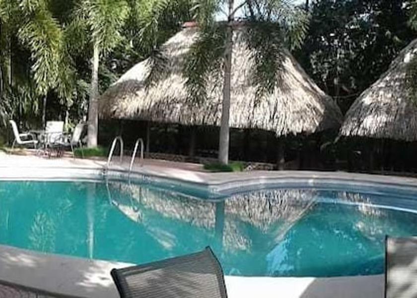 Petén Flores Interior Entrance