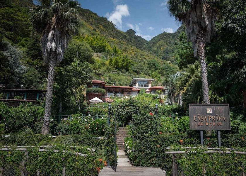 Solola Santa Cruz La Laguna Entrance