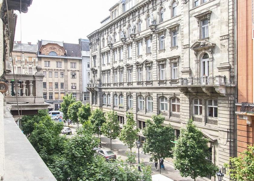  Budapest Property Grounds