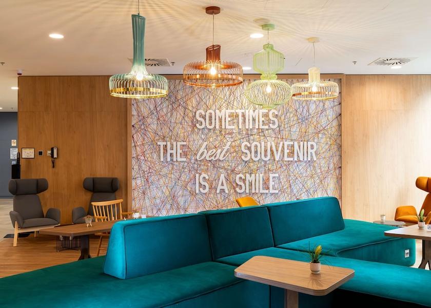  Budapest Lobby