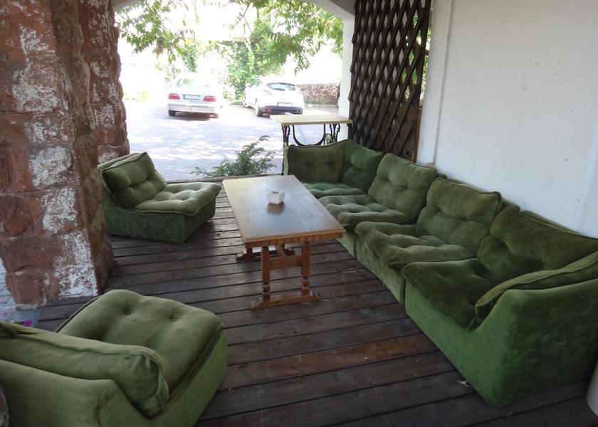  Balatonalmadi Property Grounds