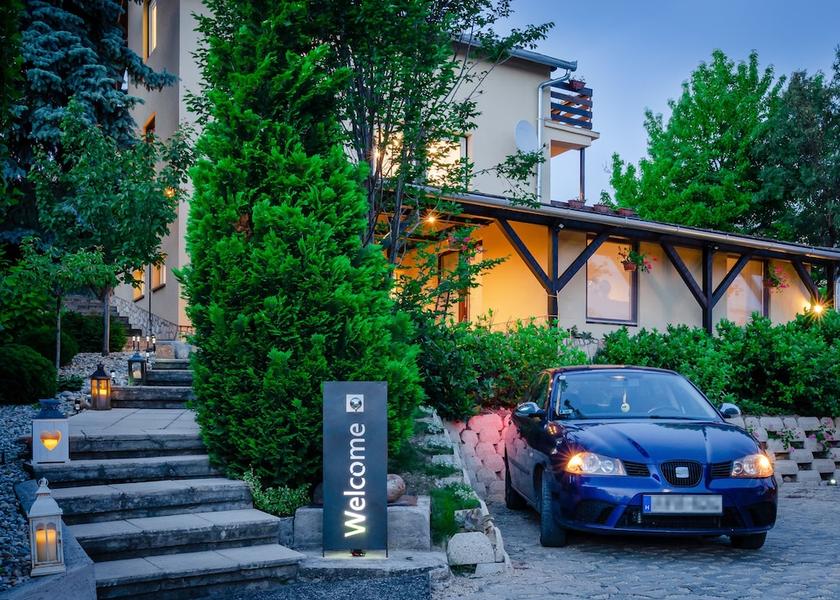  Balatonalmadi Parking