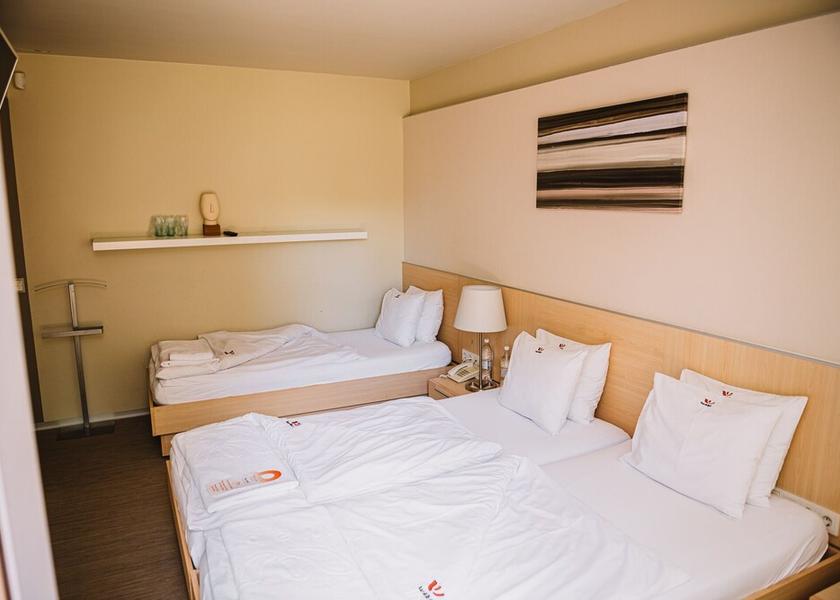  Sopron Room