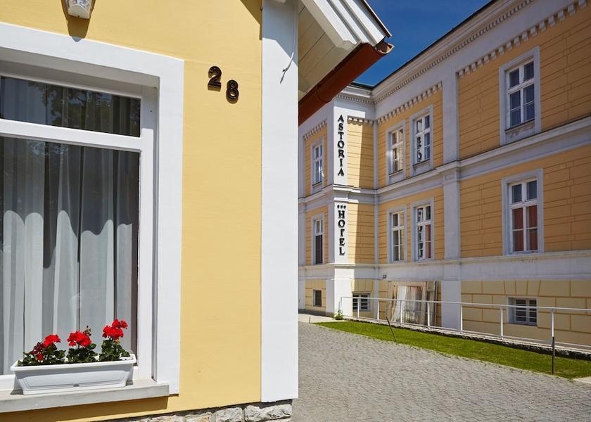  Balatonfured Exterior Detail