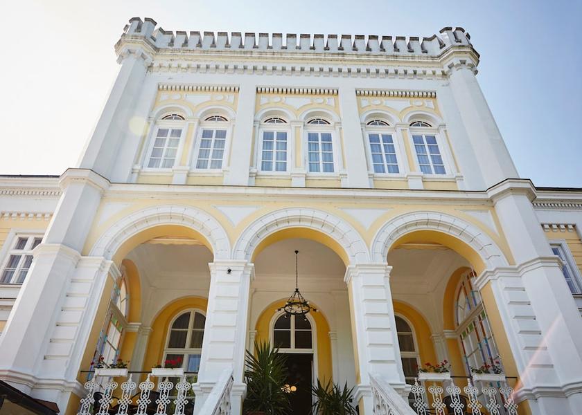  Balatonfured Facade