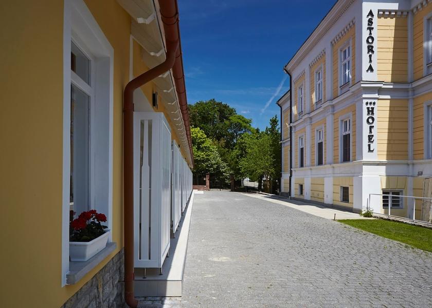  Balatonfured Exterior Detail