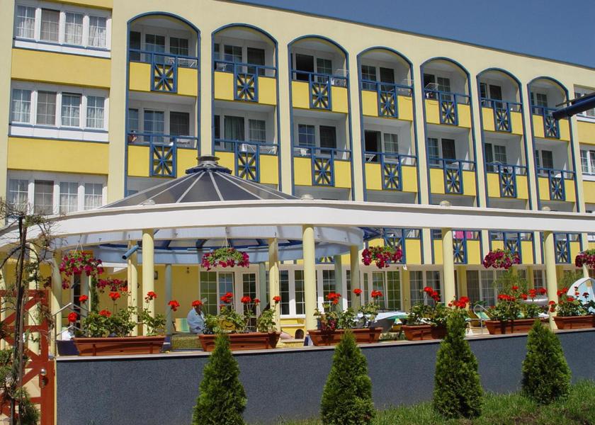  Hajduszoboszlo exterior view