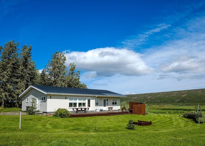 Northeast Region Laugar Facade