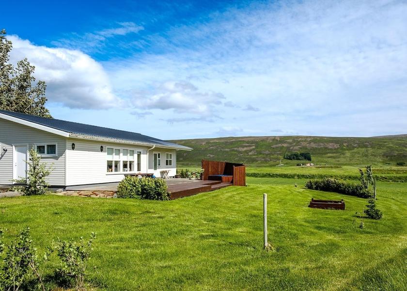 Northeast Region Laugar Facade