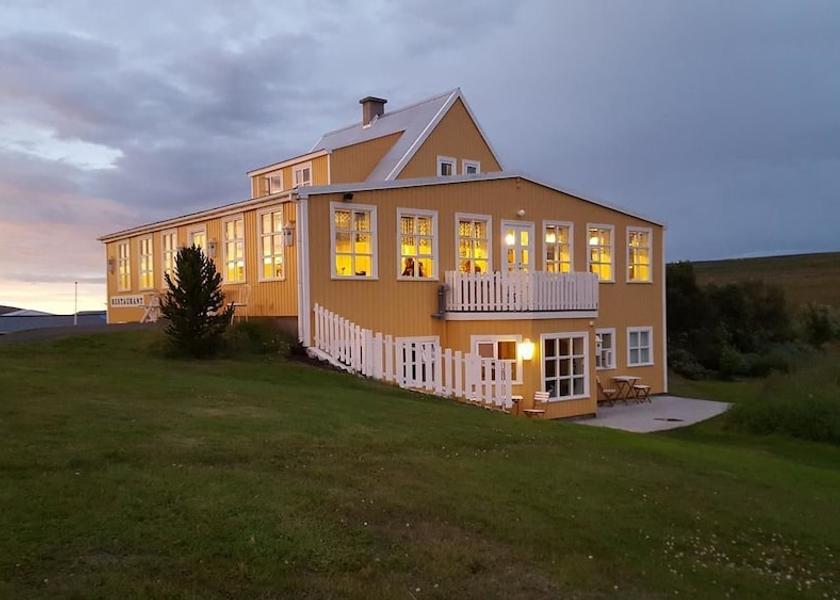 Northeast Region Laugar Facade