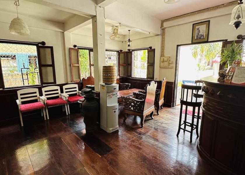  Luang Prabang Reception